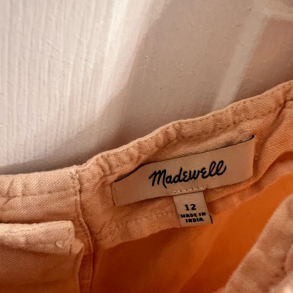 Linen crop with button detailing - Picture 2 of 3